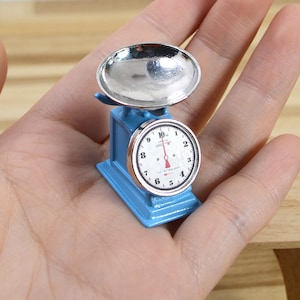 Miniature vintage metal kitchen scale for 1/12, dollhouse kitchen decor tiny vintage food scale dollhouse baking tool