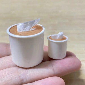 Dollhouse round tissue box Miniature tissue dispenser holder dollhouse bathroom decor toilet paper box for dolls house