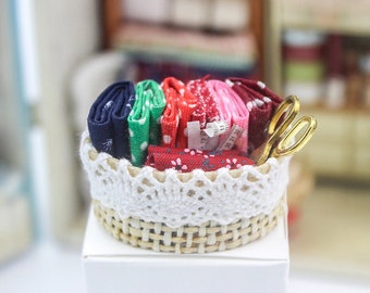 Dollhouse Miniature Sewing Kit - 1:12 Scale Simulation Sewing Basket For Dollhouse Decoration Accessories