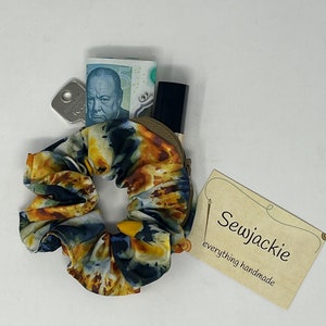 Zipper stash scrunchie purse Tie dye effect