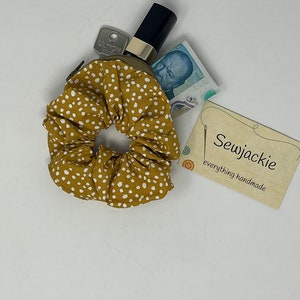 Zipper stash scrunchie purse Mustard with spots