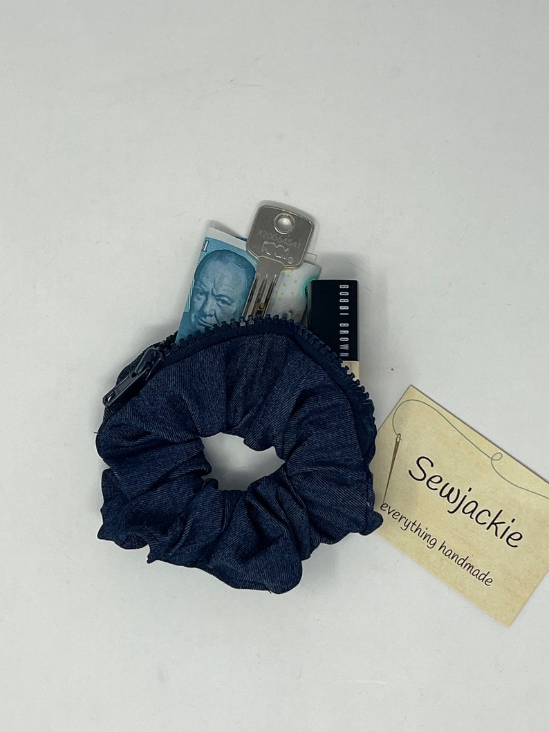 Zipper stash scrunchie purse Blue crinkle