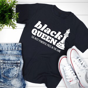 &quot;Die mächtigste Schwarze Königin / &quot;&quot;Schwarzer Geschichtsmonat&quot;&quot; / &quot;&quot;Die mächtigste Königin&quot;&quot; / Schachkönigin T-Shirt.&quot;