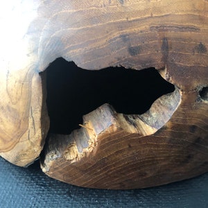 Teakwood Bowl. Beautiful Wood Grain. Hand carved. Natural oils finish. Use as a decorative, fruit or utility bowl. 11 diameter. image 3
