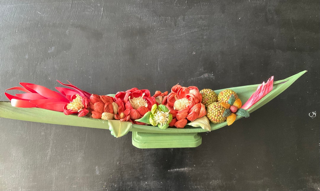 Green Coconut Spathe or Boat Floral Arrangement. Christmas Colors. Corn ...