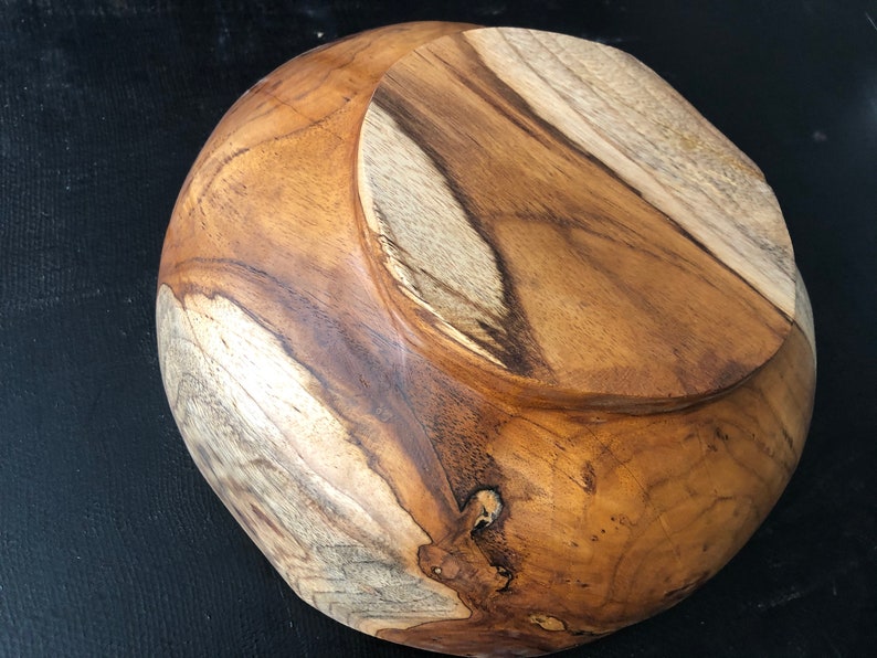 Teakwood Bowl. Beautiful Wood Grain. Hand carved. Natural oils finish. Use as a decorative, fruit or utility bowl. 11 diameter. image 5