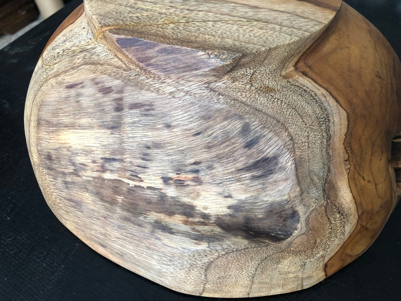 Teakwood Bowl. Beautiful Wood Grain. Hand carved. Natural oils finish. Use as a decorative, fruit or utility bowl. 11 diameter. image 4