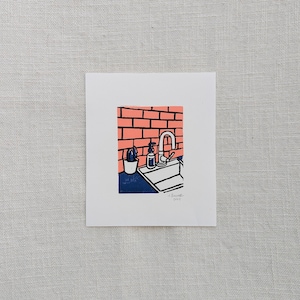Impresión en linóleo de 15 x 18 cm - Fregadero de cocina - Rosa salmón y azul oscuro - Impresión en relieve original - Impresa a mano - Arte mural pequeño