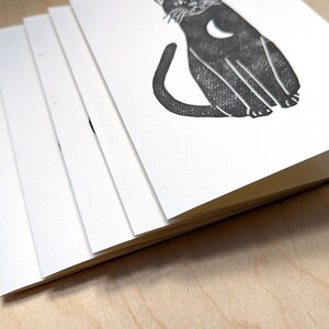 Carte de vœux pour chat, carte de vœux 5 x 7 imprimée à la main avec intérieur vierge, carte de vœux imprimée en bloc avec design de chat, carte de note image 5