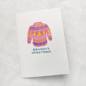 Biglietto d'auguri per maglione di Natale, biglietto d'auguri da 5x7 pollici stampato a blocchi/dipinto a mano in rosa giallo e blu, interno vuoto