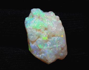 Australian Opal Rough: 15 Carat Solid Gemstone for Jewelry