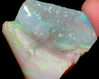 24.00 Karat Natürlicher australischer Feueropal Rough Solid Größe 26X23X9 mm