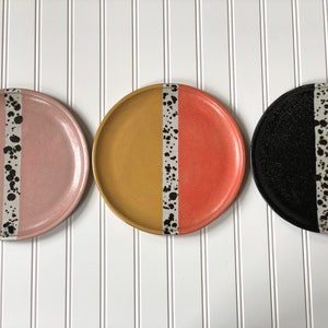 Round Ceramic Dinner Plate- Two-Tone Sand and Coral