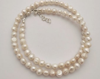 Small freshwater pearl necklace