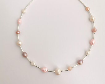 Mixed Freshwater pearl necklace, in shades of pink and white