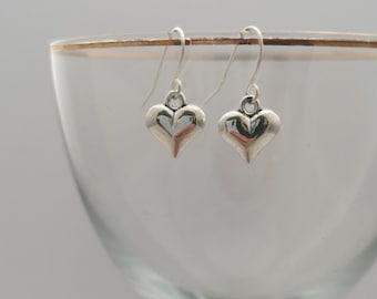 Silver dangly heart earrings. Silver plated, Hypoallergenic, nickel free