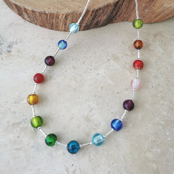 Collier en verre arc-en-ciel