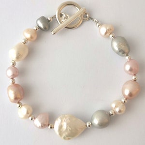Freshwater pearl bracelet, natural pinks, whites and greys