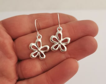 Boucles D'oreilles Fleurs Mauve Et Blanc - Métal Argenté Sans Nickel - Neuf Avec étiquettes