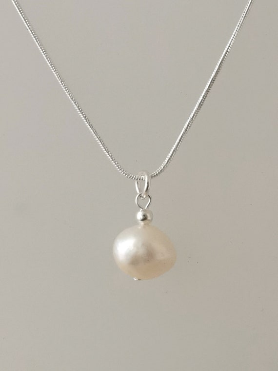 Simple single pearl necklace. Single pearl drop necklace. | Etsy