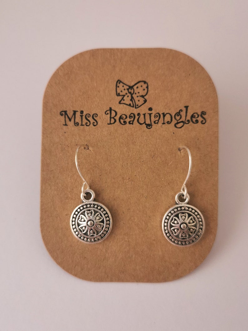 Small mandala silver dangly earrings. Silver plated, nickel free and hypoallergenic zdjęcie 5
