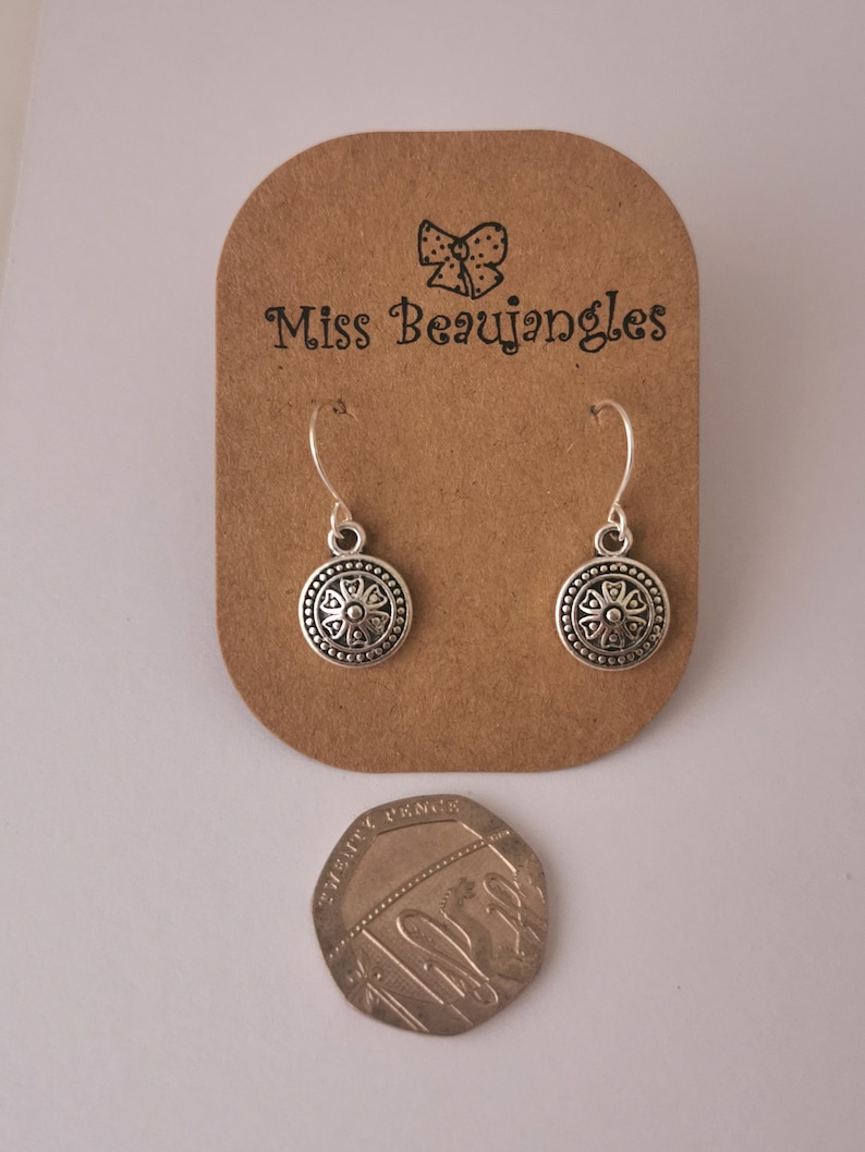 Small mandala silver dangly earrings. Silver plated, nickel free and hypoallergenic zdjęcie 6