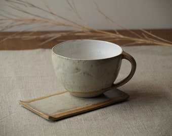 Keramiktasse Foggy XL  / Henkeltasse / Kaffeetasse /  beige-weiß