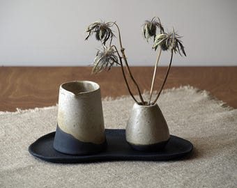 ¡NUEVO! Juego de cerámica Black Moon de 3 piezas / jarra de leche + jarrón + bandeja / juego para la hora del café o el té / hecho a mano / negro y beige