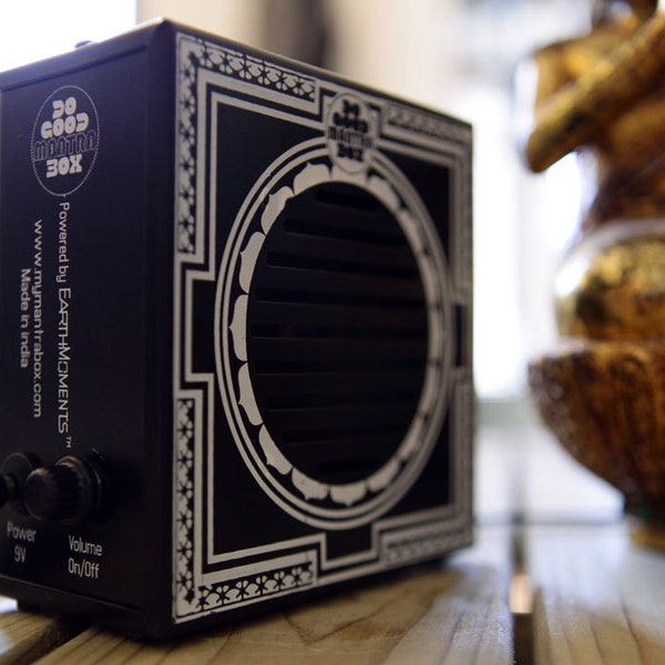 Mantra Box - mantra audio player with a retro design.