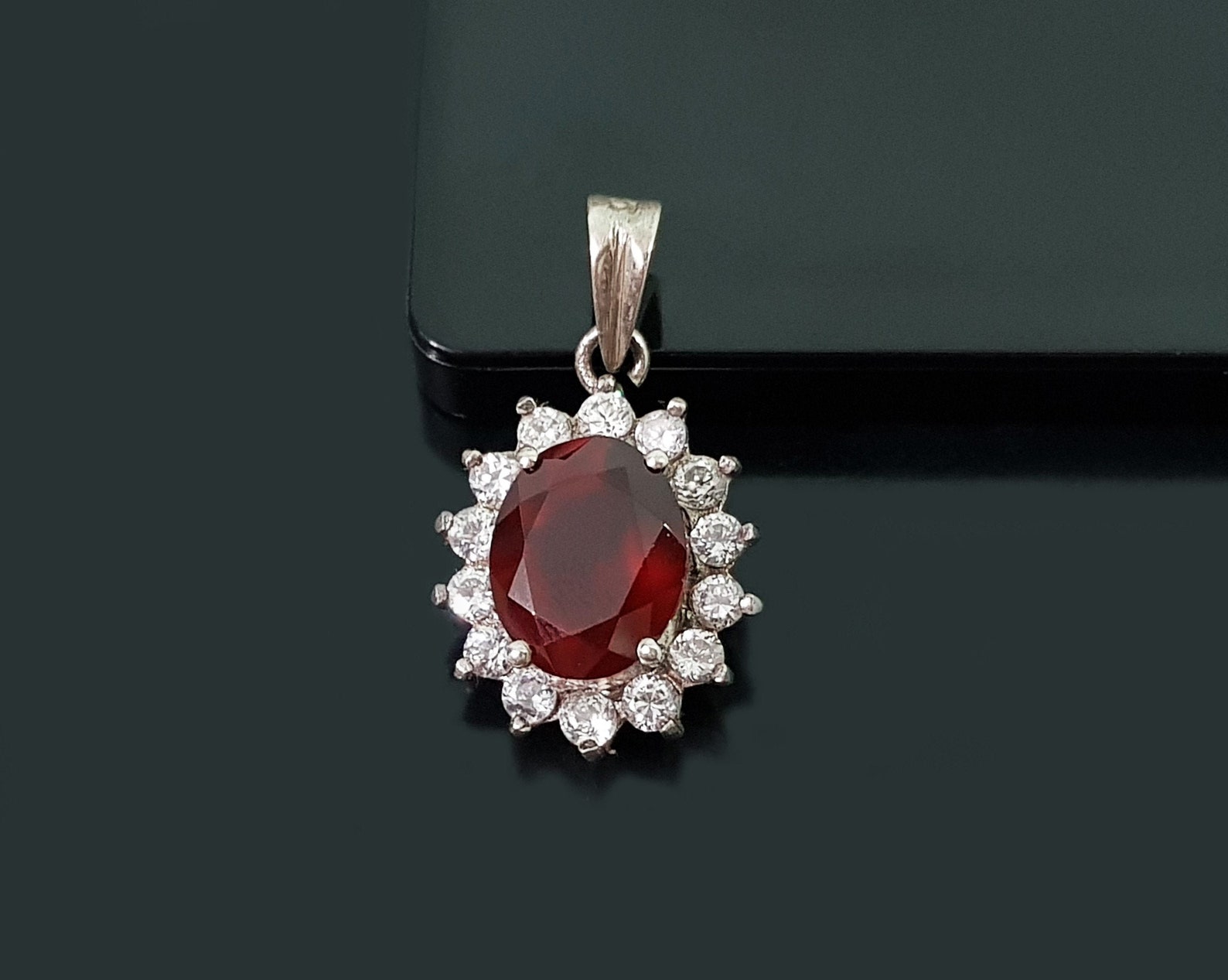 hessonite pendant