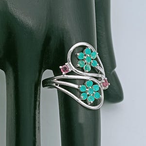 Smaragd und Rubin Silber Ring: Floraler Edelstein Schmuck