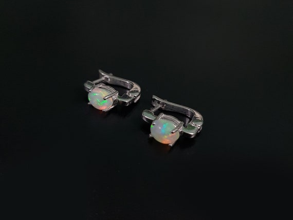 Ethiopian Opal Earrings in Sterling Silver: Oval Gemstone