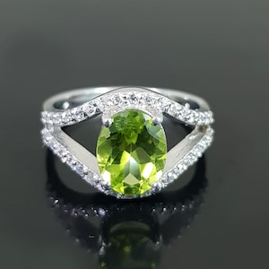 Oval Peridot Ring: Natural Gemstone, Sterling Silver, August Birthstone