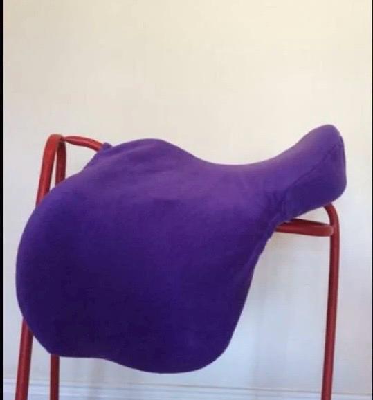Housse de selle en polaire personnalisée pour le dressage, le saut, tout usage, les selles anglaises - France Housse de selle en polaire personnalisée pour le dressage, le saut, tout usage, les selles anglaises - France