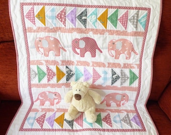 Edredón de bebé con elefante rosa, tapete de juego de algodón reciclado