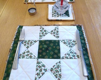 Traditional quilted Christmas Table Mats, Christmas Green & Cream mats, Set of 4 Country cottage placemats