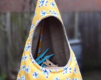 Bolsa de pinzas sueca con estampado floral, algodón amarillo mostaza, soporte acolchado para ropa sueca