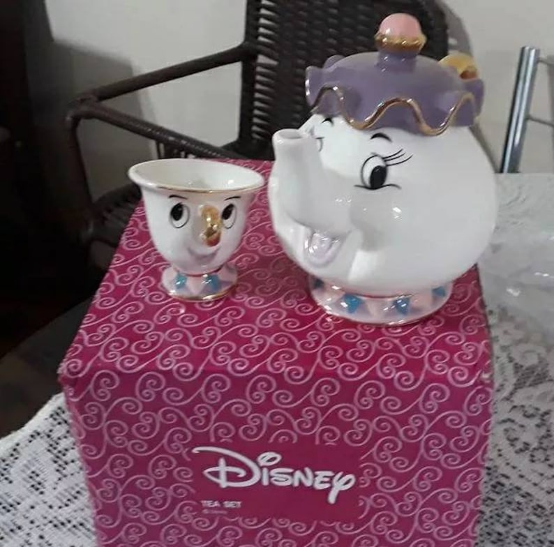 Beauty /& the beast teapot and cup mrs Potts chip