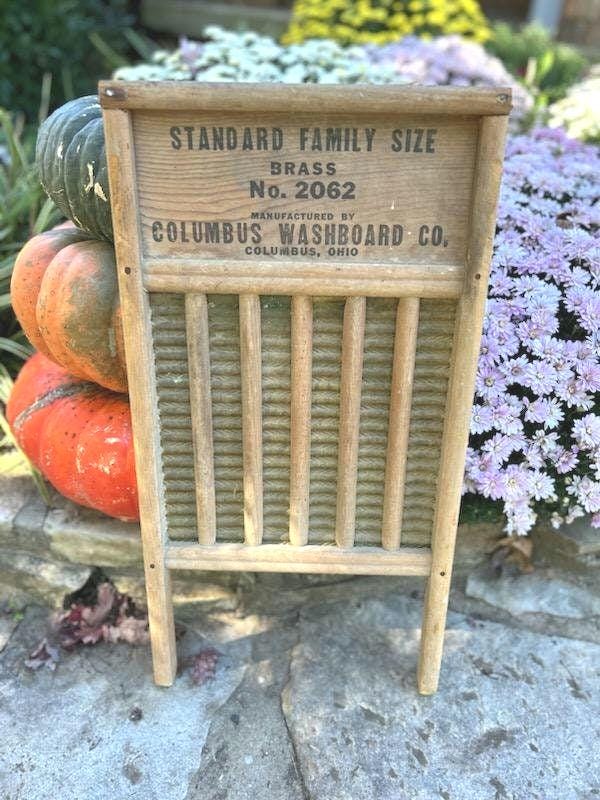Maid-rite Washboard No. 2072 - Columbus Ohio USA - Vintage Laundry