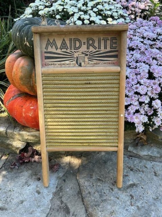 Maid-rite Washboard No. 2072 - Columbus Ohio USA - Vintage Laundry