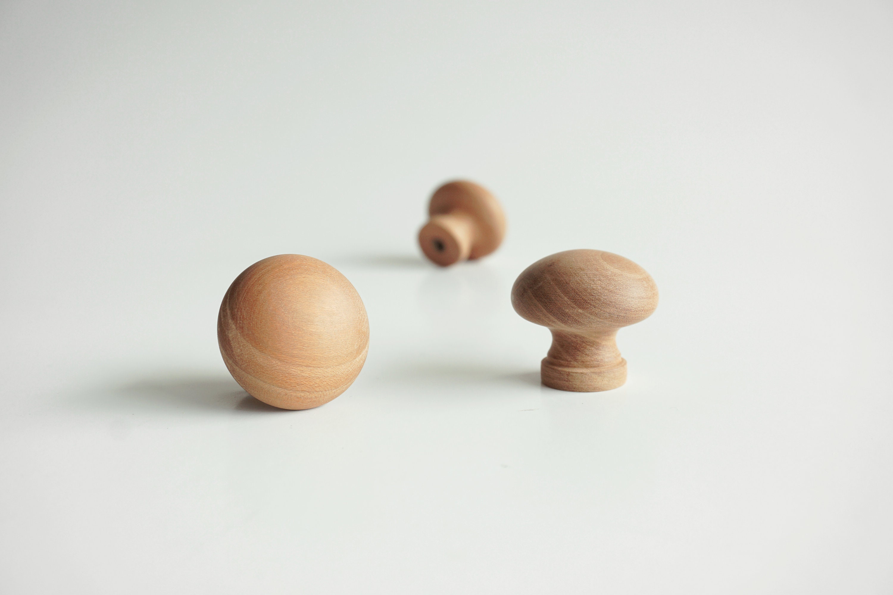 1 1/4 Gravierter Massiver Ahorn Schrankknopf Designer | Etsy