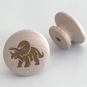 1,25" oder 1,5" DINOSAURIER ~ TRICERATOPS | Handgefertigte Holzknöpfe | Kinderzimmer Kinderzimmer Dekor | Dino-Themed Möbelknöpfe | Benutzerdefinierte Knöpfe