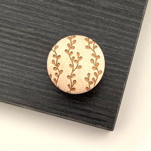 Seaweed Nautical Knob | 1.25″ or 1.5″ Solid Maple Wood Cabinet Handmade Designer Wood Pull Kitchen Cabinet Drawer Knobs | Do It Yourself