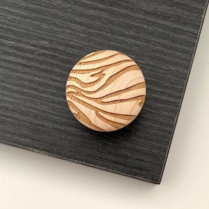 Puxador de madeira maciça com estampa de zebra em MAPLE | 1,5" e 1,25" | Design exclusivo para armários e gavetas | Faça você mesmo | WK-1027