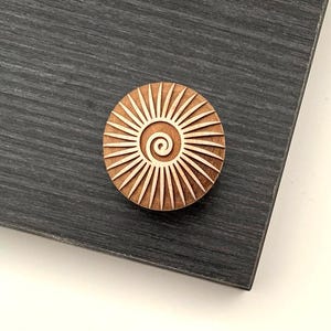 Prachtige esdoorn knoppen van 1 1/2" | Massief houten kastknoppen in eigentijdse stijl, designer houten trekkoord, ladeknop, houten handvat, doe-het-zelf-doe-het-zelf