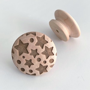 ESTRELLAS DE 1.5" / ARCE - Perilla de madera con diseño de estrella, perilla de madera maciza para gabinete, tirador de madera de diseño, perillas para gabinete de cocina, tirador de cajón, bricolaje