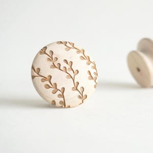 Tirador náutico de algas marinas / Tirador de madera maciza de arce hecho a mano de 1,25" o 1,5" para armarios de cocina / Hágalo usted mismo