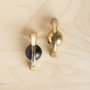MODERN style handle | Mid Century Modern Cabinet Hardware | Keeler Brass Company | Vintage style door pull, Drawer Handle