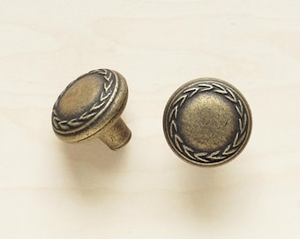 Perilla de metal de 1 1/4" estilo antiguo - Herrajes decorativos, herrajes para muebles, perillas para gabinetes y cajones, perillas tradicionales