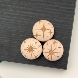 星柄メープルノブ | 1.5インチ 星柄木製ノブ、無垢材キャビネットノブ、デザイナーズ木製取っ手、引き出し取っ手、DIY